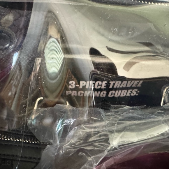 🚫SOLD🚫 Steve Madden 6pc Travel Bundle Gift Set - Picture 9 of 16